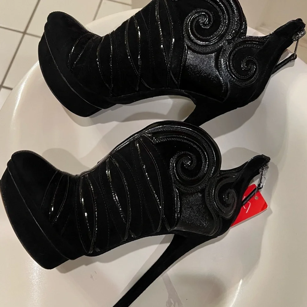 BRIAN ATWOOD Black Suede And Patent Leather Textured Bootie Size 37 - Picture 4 of 15